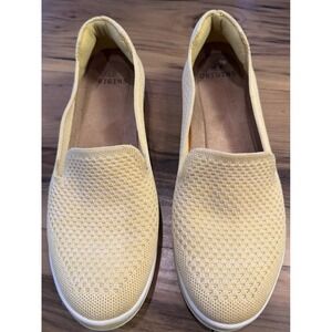 Earth Origins Butter Yellow Berit Knit Slip On Flats Comfort Shoes Womens Size 8
